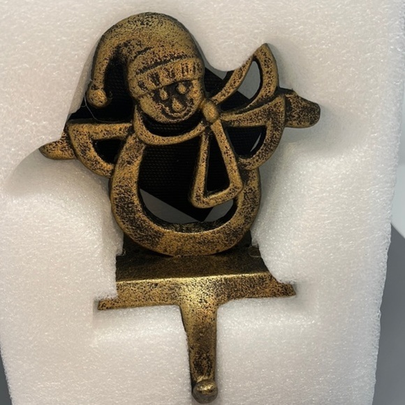 Elegant Snowman‎ Stocking Holder: A Classical Christmas Mantle Decoration - Picture 2 of 7